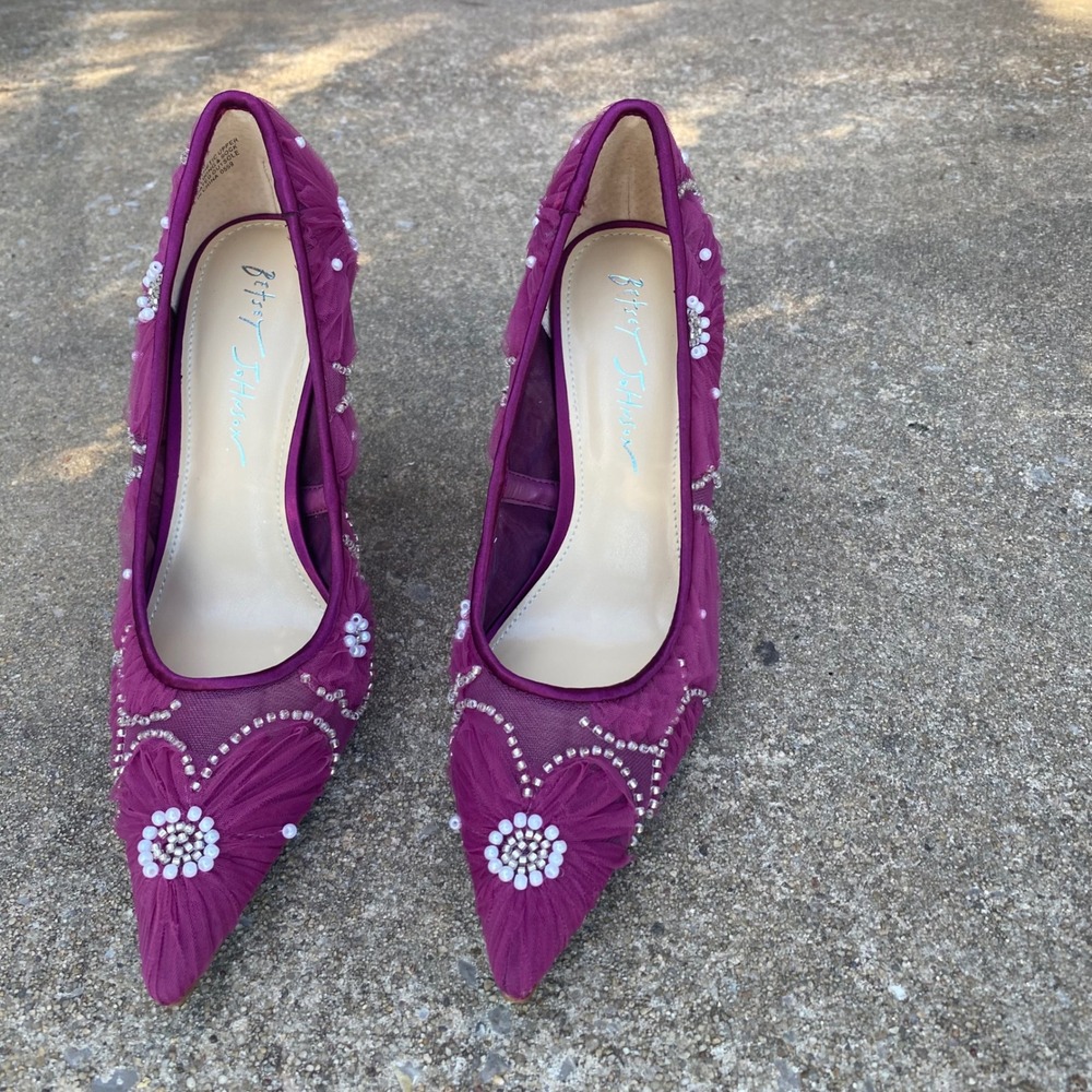 Betsey Johnson ROXIE Magenta Purple Floral Beaded Mesh Pumps Heels Size 7.5M - Picture 4 of 6